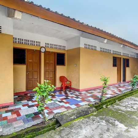 Spot On 92336 Hotel Sukowati Surakarta  Bagian luar foto
