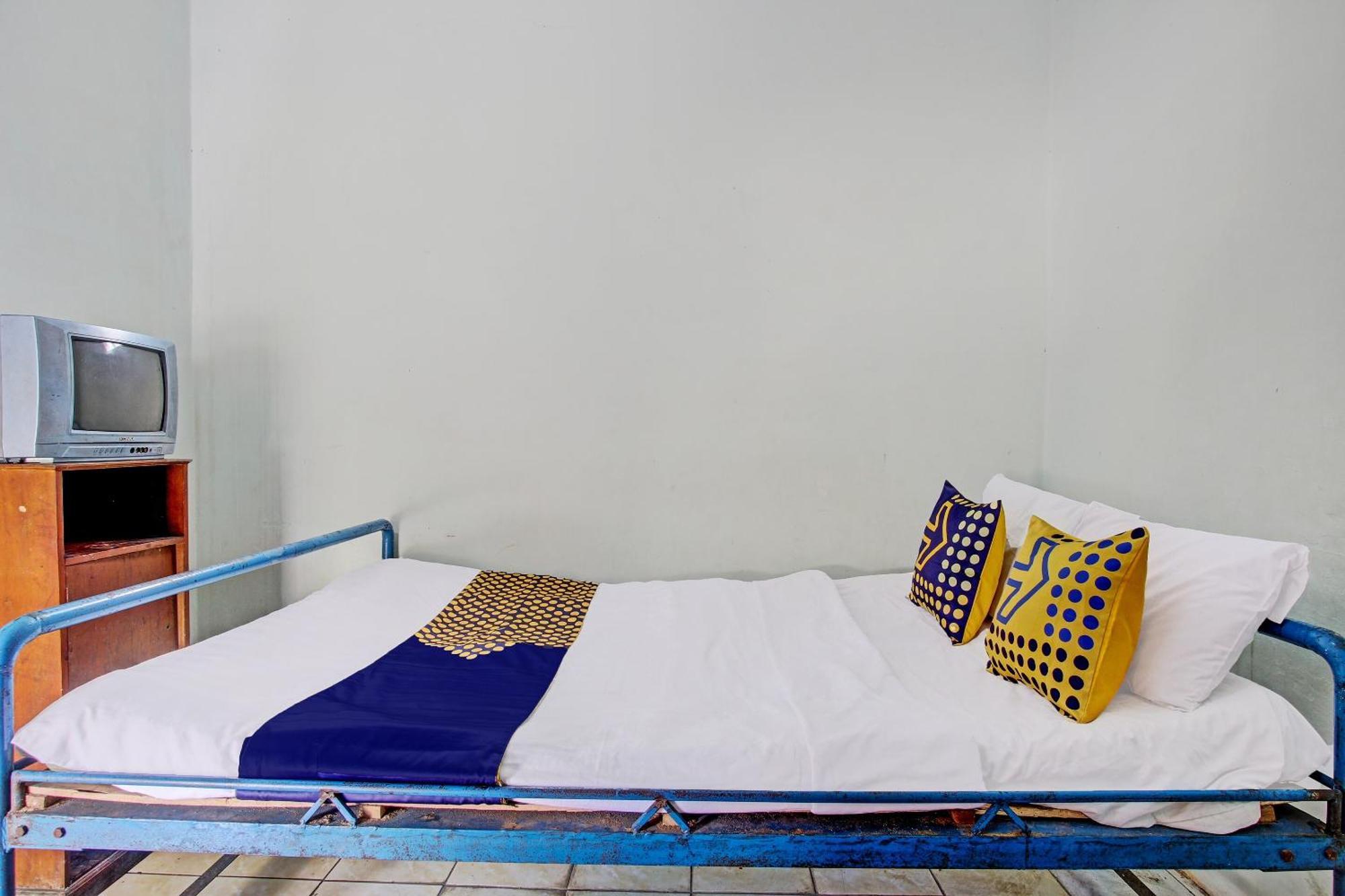 Spot On 92336 Hotel Sukowati Surakarta  Bagian luar foto