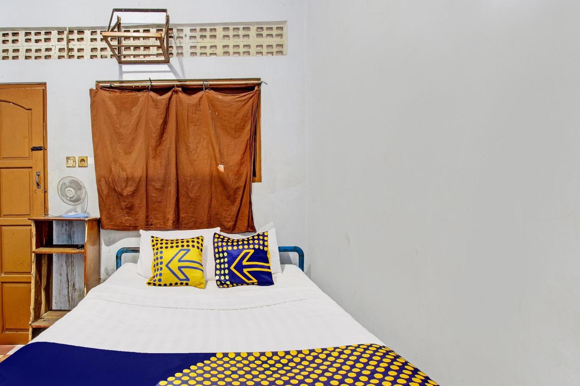 Spot On 92336 Hotel Sukowati Surakarta  Bagian luar foto