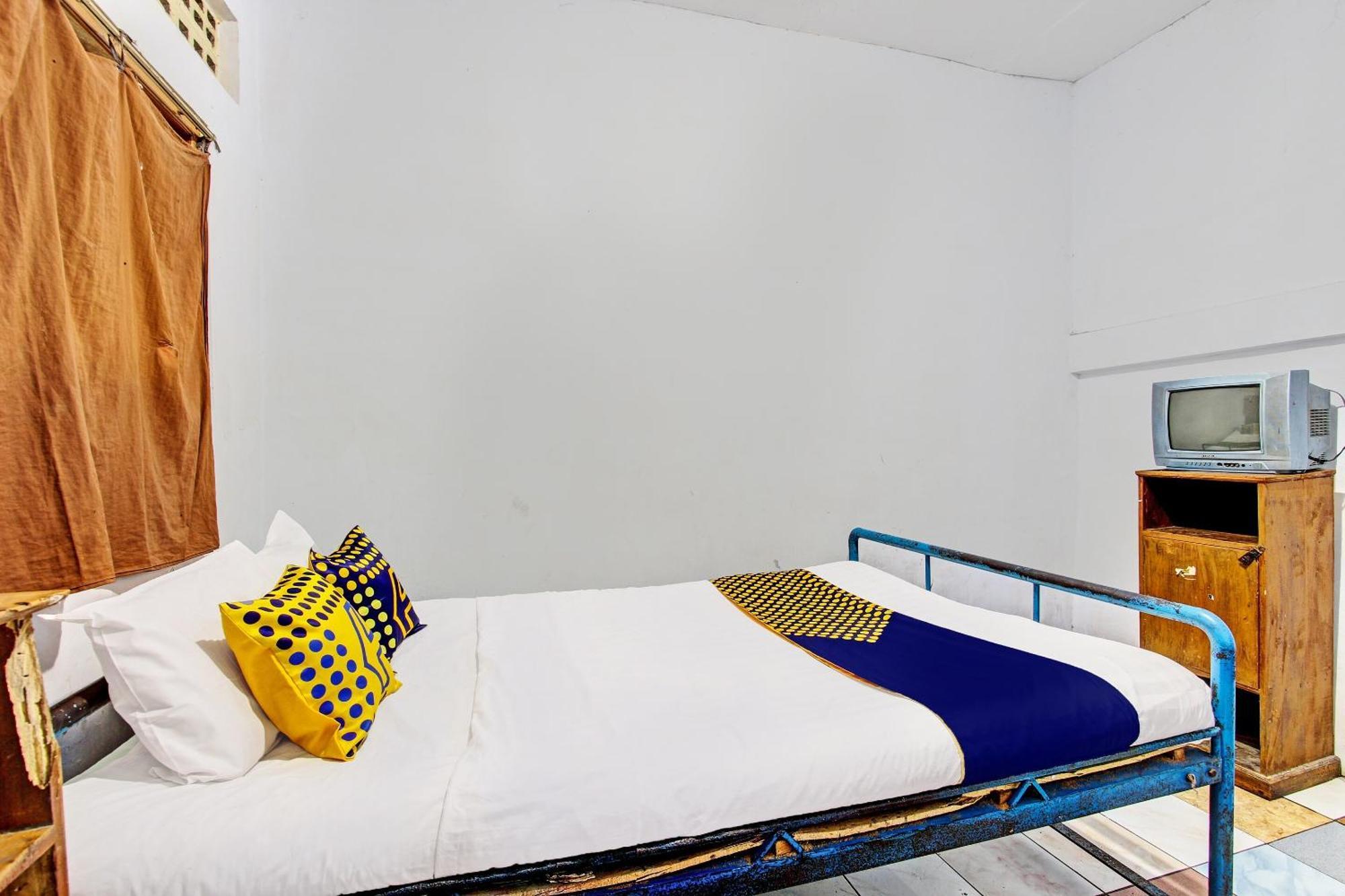 Spot On 92336 Hotel Sukowati Surakarta  Bagian luar foto