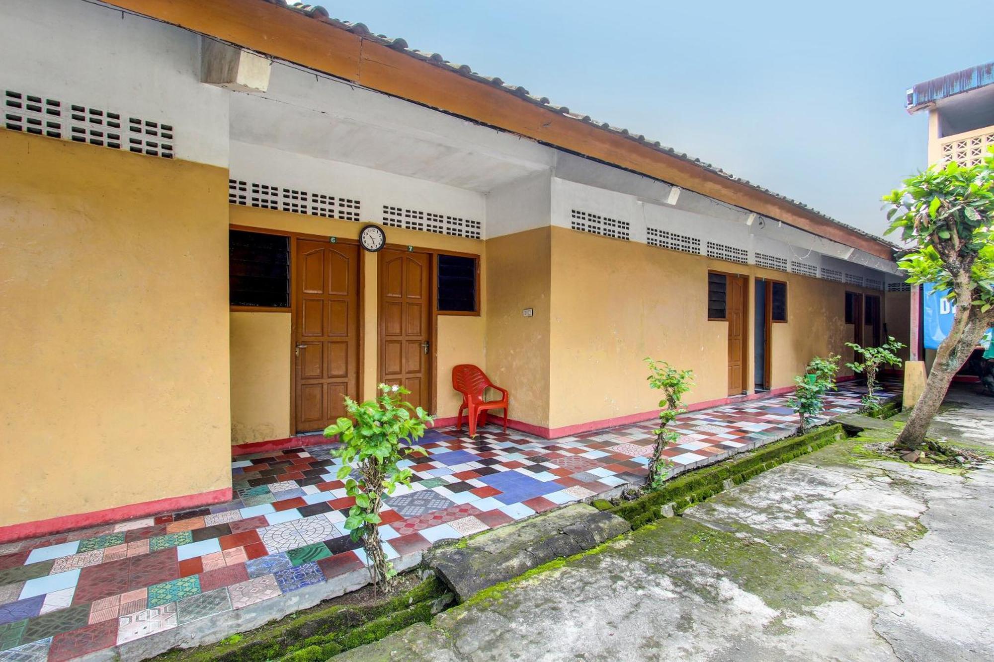 Spot On 92336 Hotel Sukowati Surakarta  Bagian luar foto