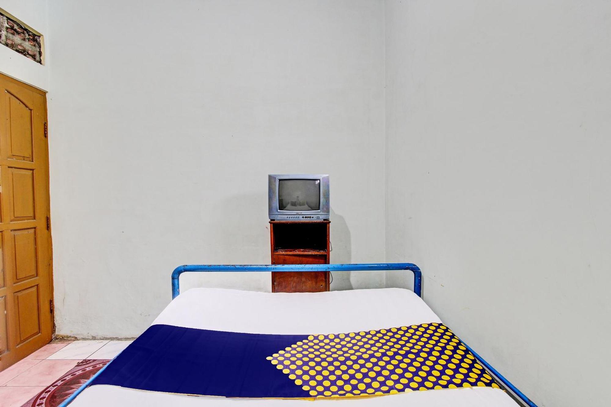 Spot On 92336 Hotel Sukowati Surakarta  Bagian luar foto
