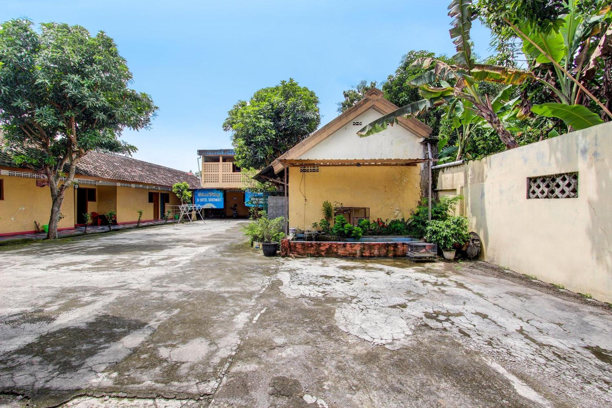 Spot On 92336 Hotel Sukowati Surakarta  Bagian luar foto