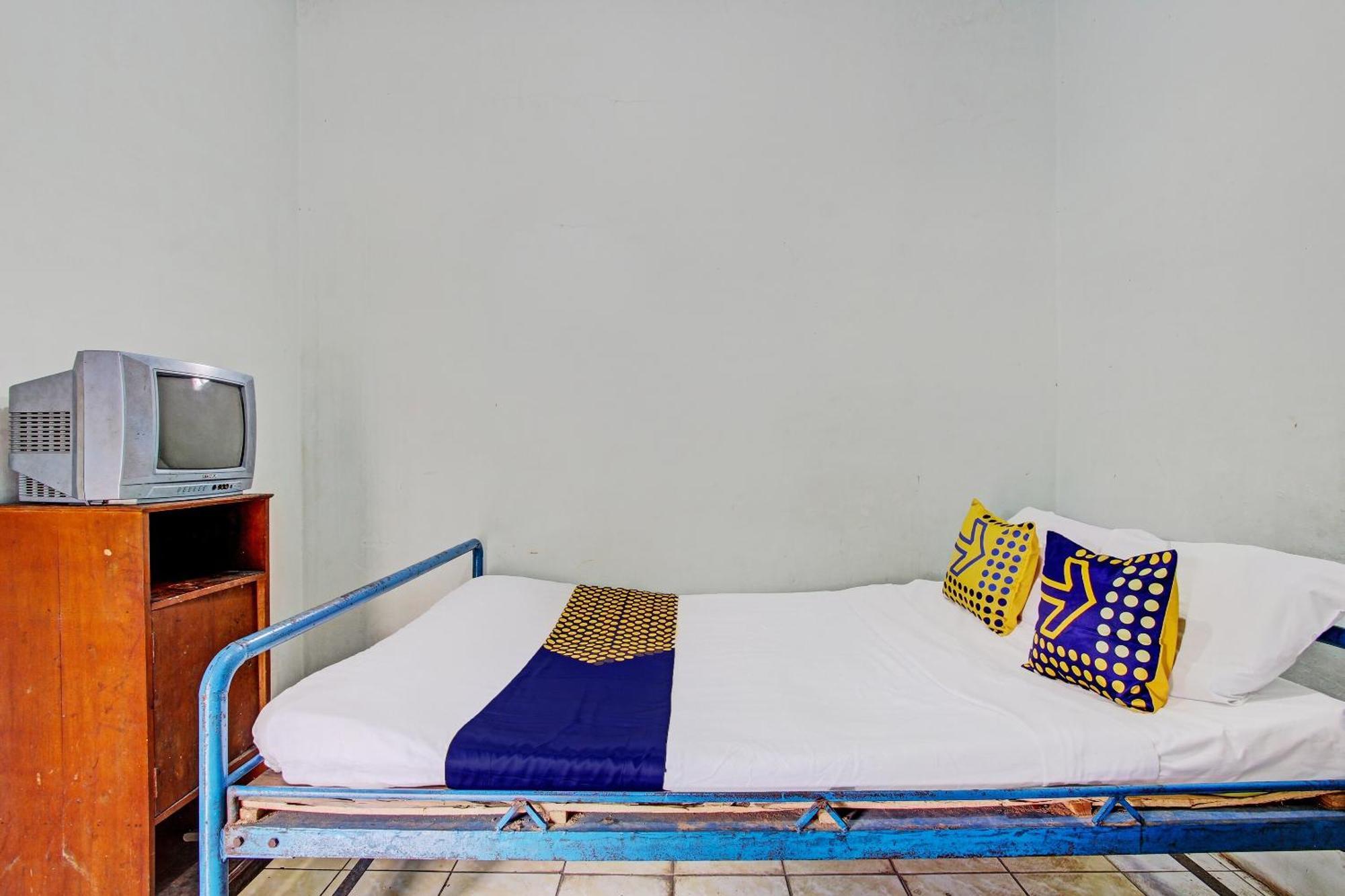 Spot On 92336 Hotel Sukowati Surakarta  Bagian luar foto